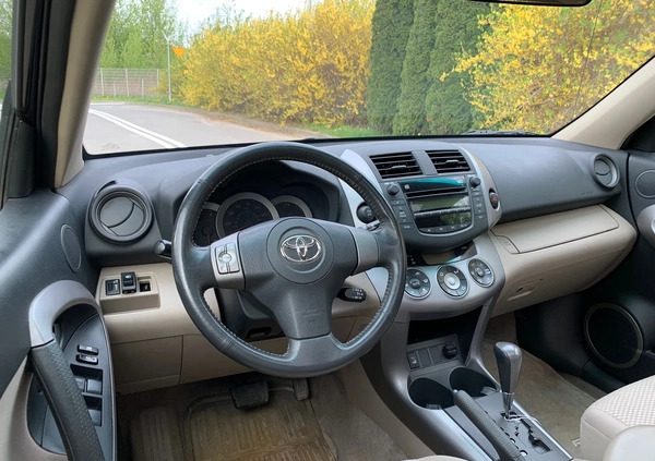 Toyota RAV4 cena 39900 przebieg: 140000, rok produkcji 2006 z Szczucin małe 154